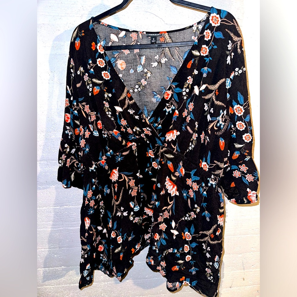 Torrid Black floral Shirt size 3